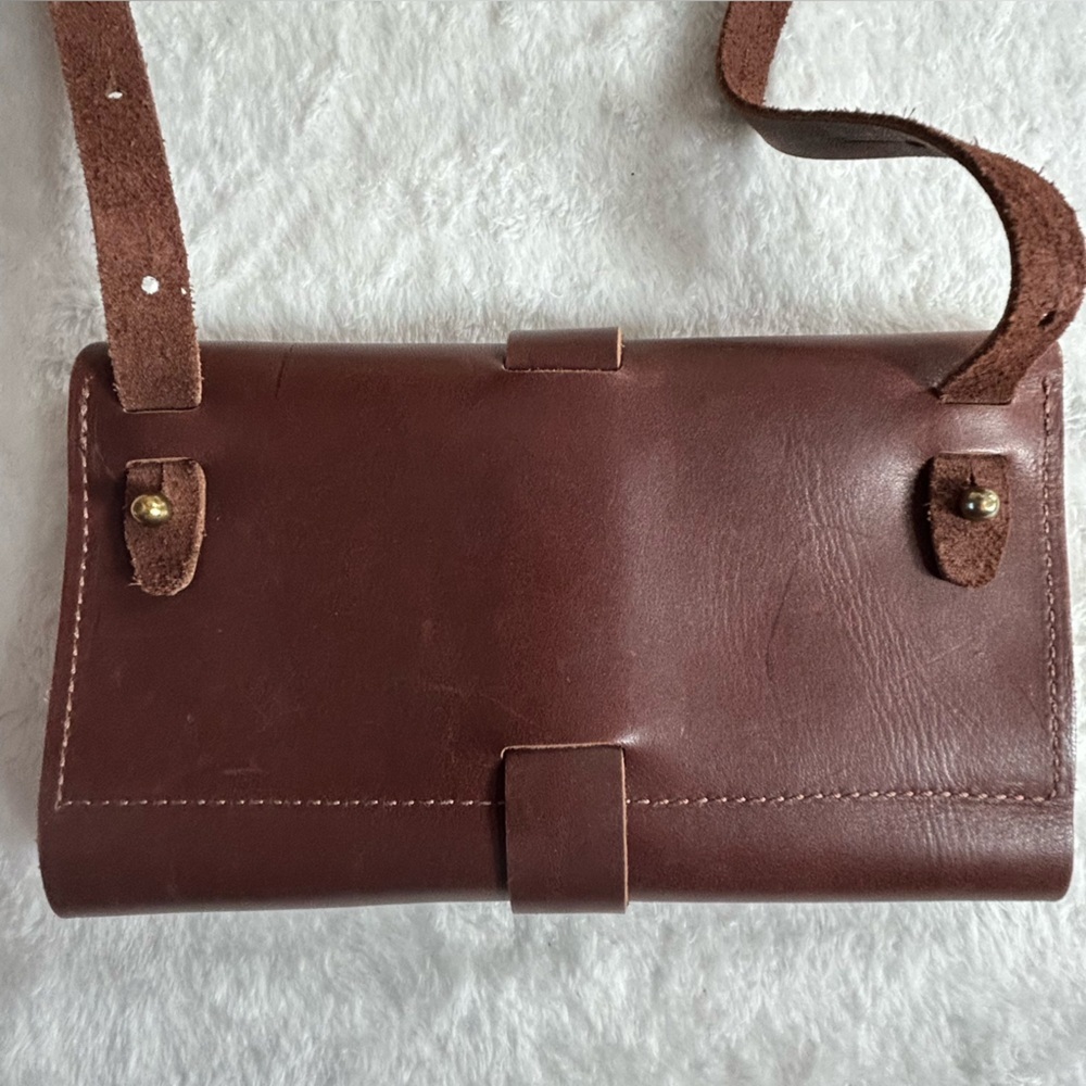 Urban Southern Elegant Brown Leather Envelope Crossbody Bag Adjustable Strap - Picture 3 of 12